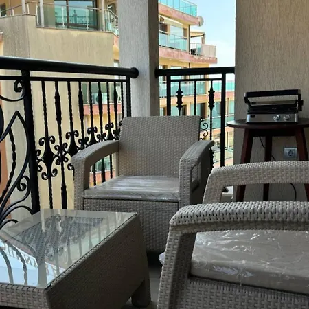 In Vip Club Delphin Apartment *